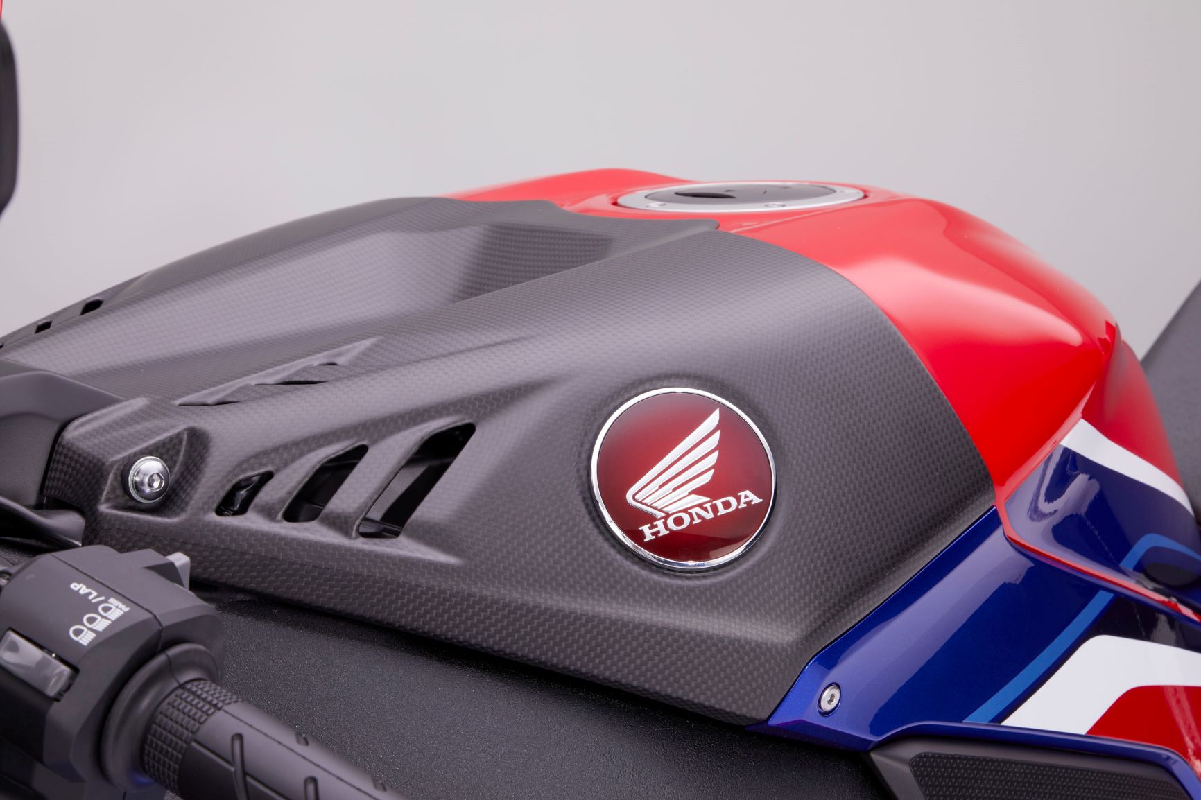 CARBON AIRBOX COVER